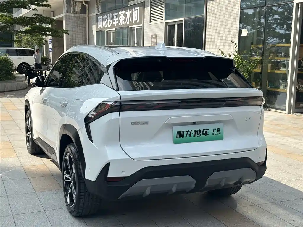 Geely Galaxy Galaxy L7 2023 Model 1.5T 115km Asian Games Phantom Edition фото 21