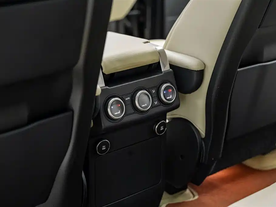 Land Rover Discovery 2019 3.0 SC V6 HSE фото 26