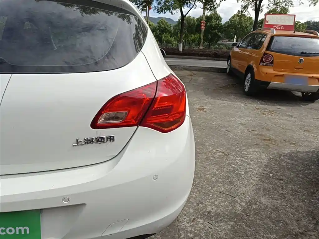 Buick Excelle 2014 XT 1.6L Automatic Fashion фото 8