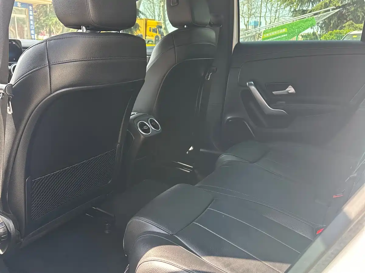 Mercedes-Benz A-Class 2020 Facelift A 180 L Sport Sedan фото 9