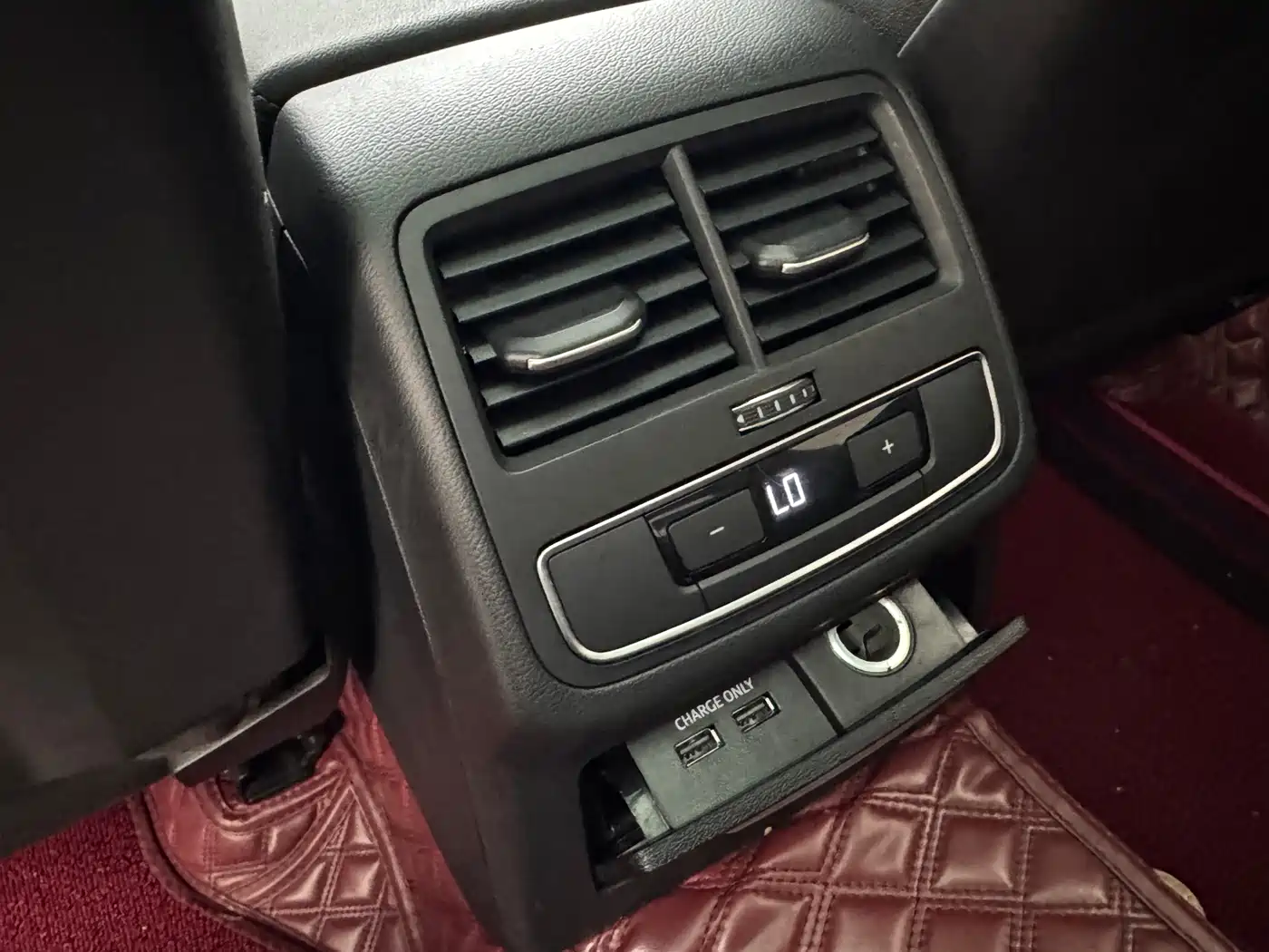 Audi A4L 2021 40 TFSI Premium Life Edition фото 13