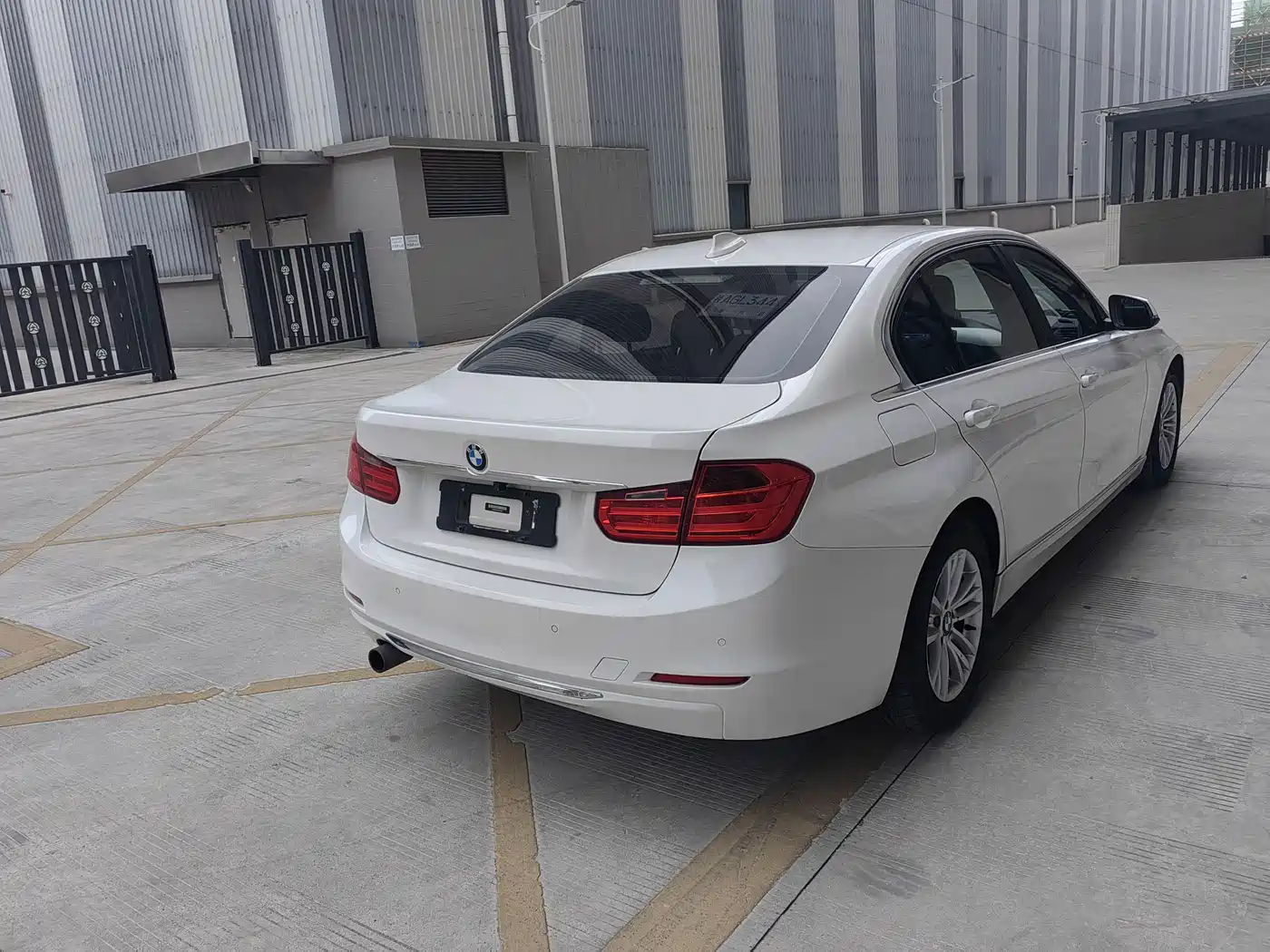 BMW 3 Series 2014 320Li Fashion фото 6