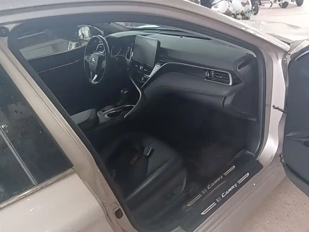 Toyota Camry 2021 2.0G Luxury Edition фото 11