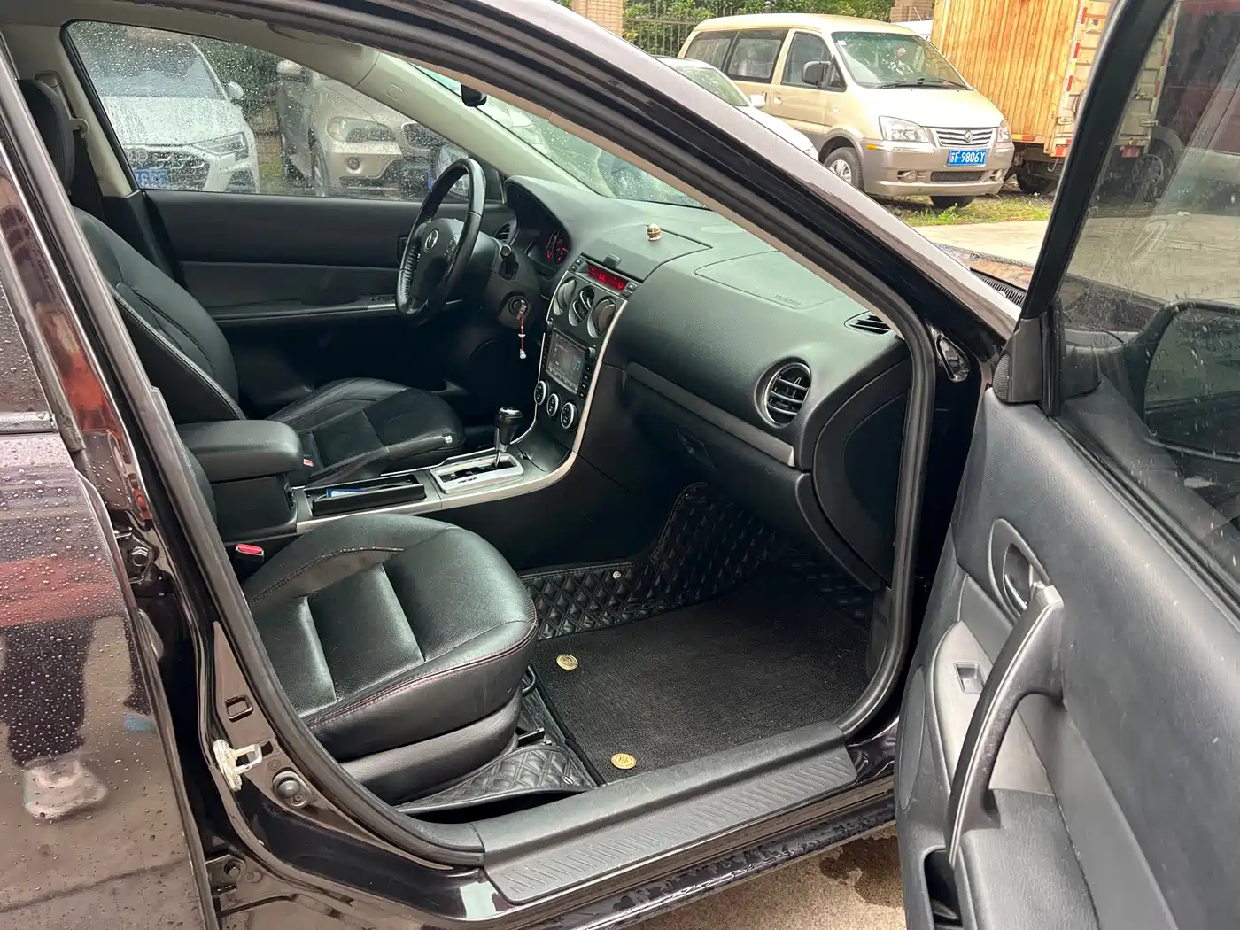 Photo 10 - Mazda 6