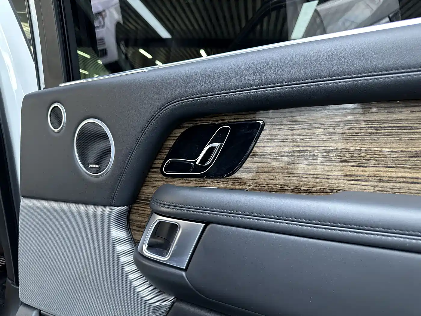 Land Rover Range Rover 2018 3.0 SC V6 Vogue Heritage Extended Edition фото 18