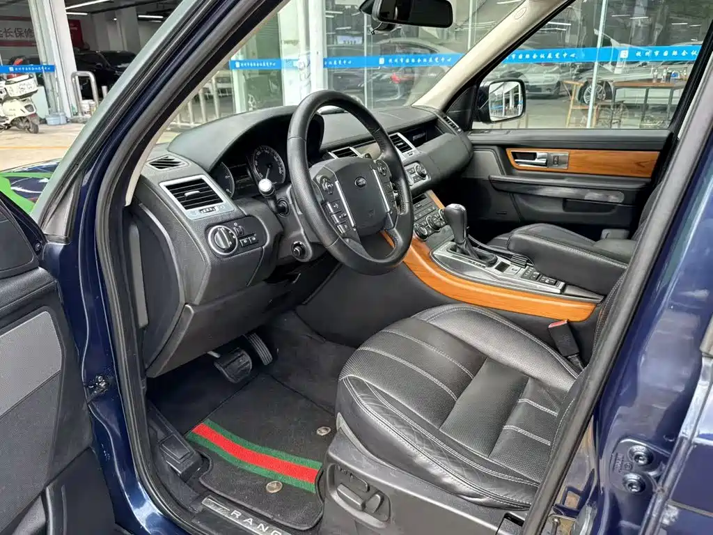 Фото 10 - Land Rover Range Rover Sport