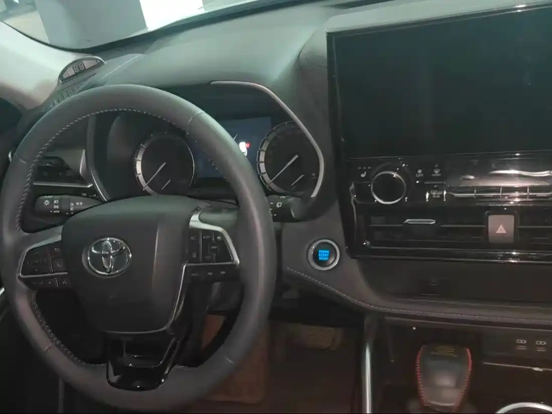 Toyota Highlander 2022 380T 4WD Luxury 7-Seater фото 9