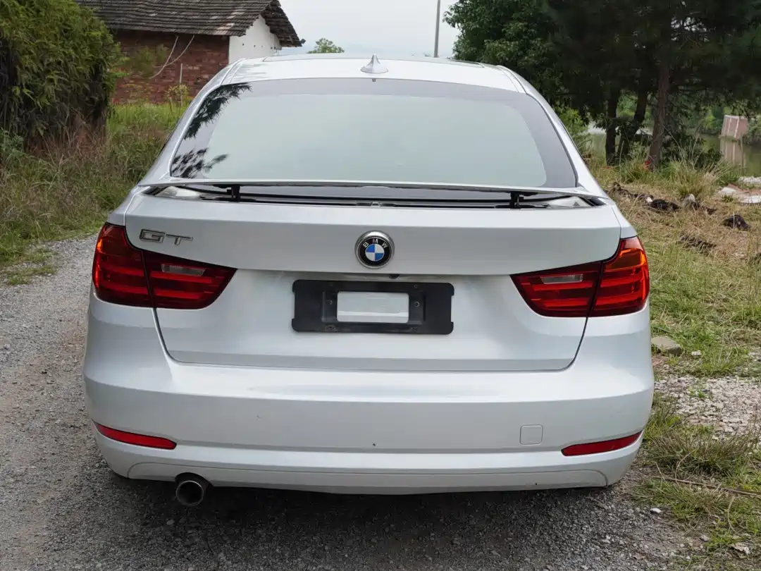 BMW 3 Series GT 2013 Model 320i Leading фото 8