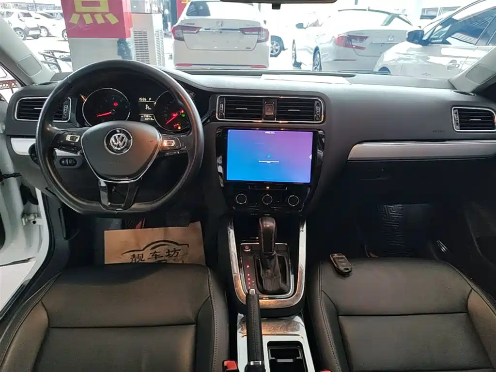 Volkswagen Sagitar 2017 230TSI Automatic Comfort фото 10