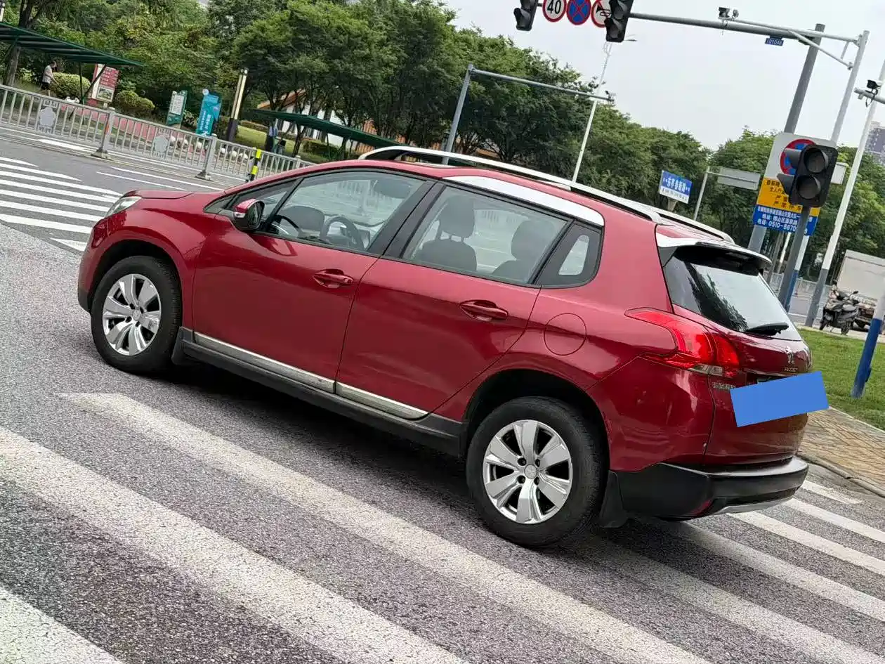 Peugeot 2008 2014 1.6L Automatic Fashion Edition фото 9