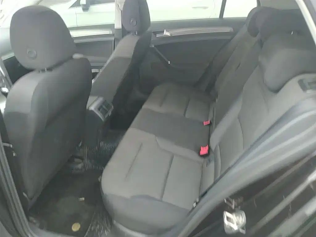 Volkswagen Golf 2016 230TSI Automatic Comfort фото 17
