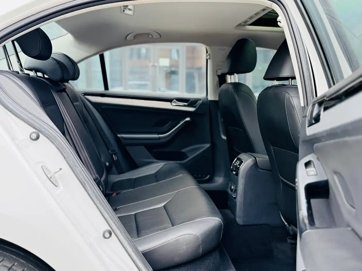 Volkswagen Sagitar 2018 1.6L Automatic Comfort фото 14
