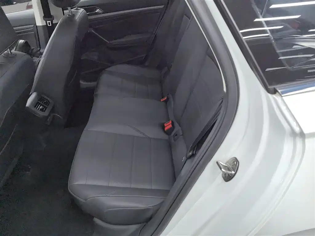 Volkswagen Lavida 2018 1.5L Automatic Comfort Version China V фото 13