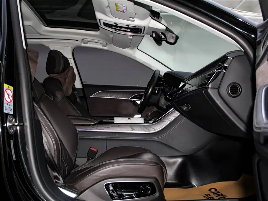 Audi A8 2023 A8L 50 TFSI quattro Exclusive фото 19