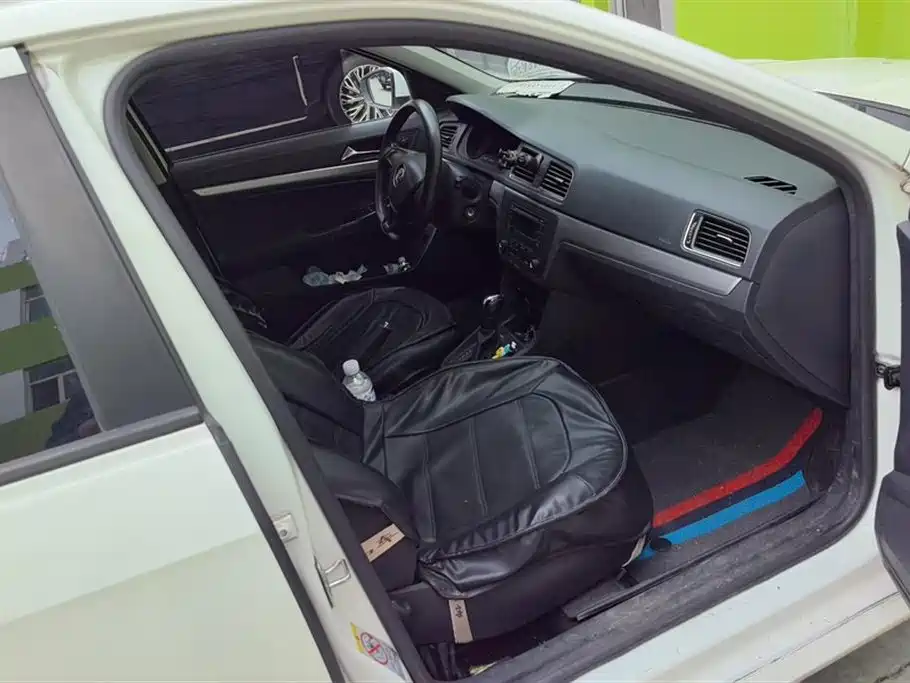 Volkswagen Lavida 2017 1.6L Automatic Trend Edition фото 8