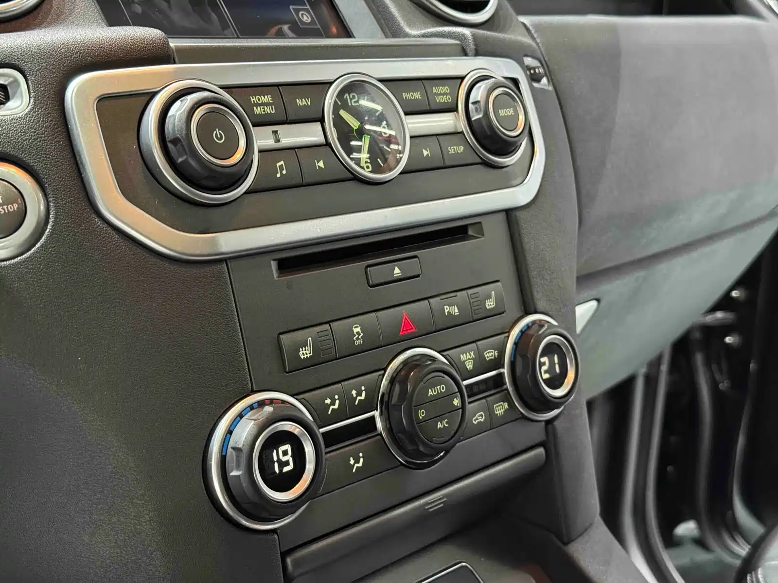 صورة 12 - Land Rover Discovery