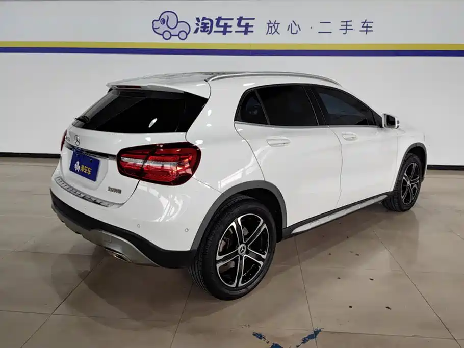 Mercedes-Benz GLA 2018 GLA 200 Fashion фото 3