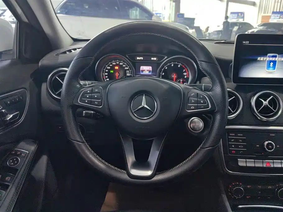 Mercedes-Benz GLA 2018 GLA 200 Fashion фото 15