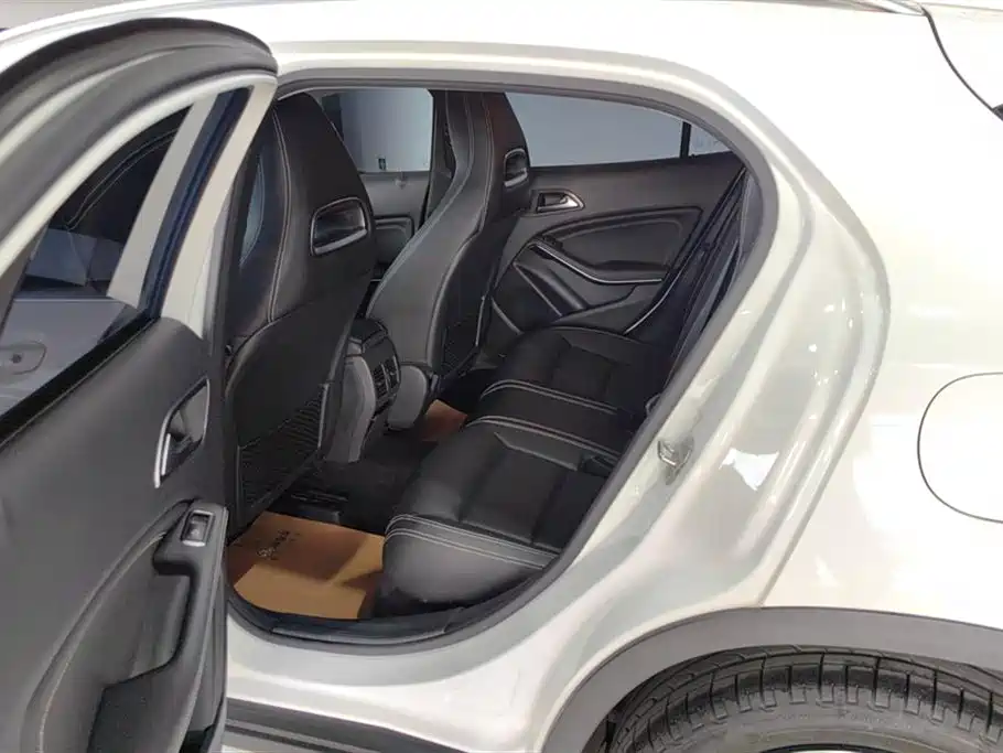 Mercedes-Benz GLA 2018 GLA 200 Fashion фото 11