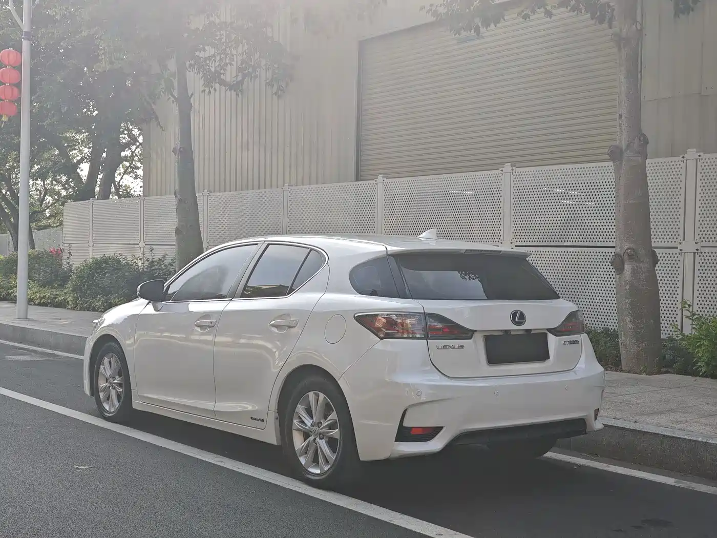 Lexus CT 2015 CT200h Dark Knight Edition фото 6
