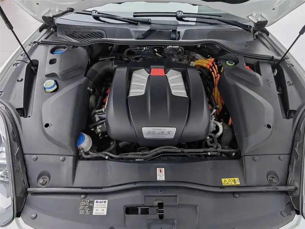 PORSCHE CAYENNE NEW ENERGY