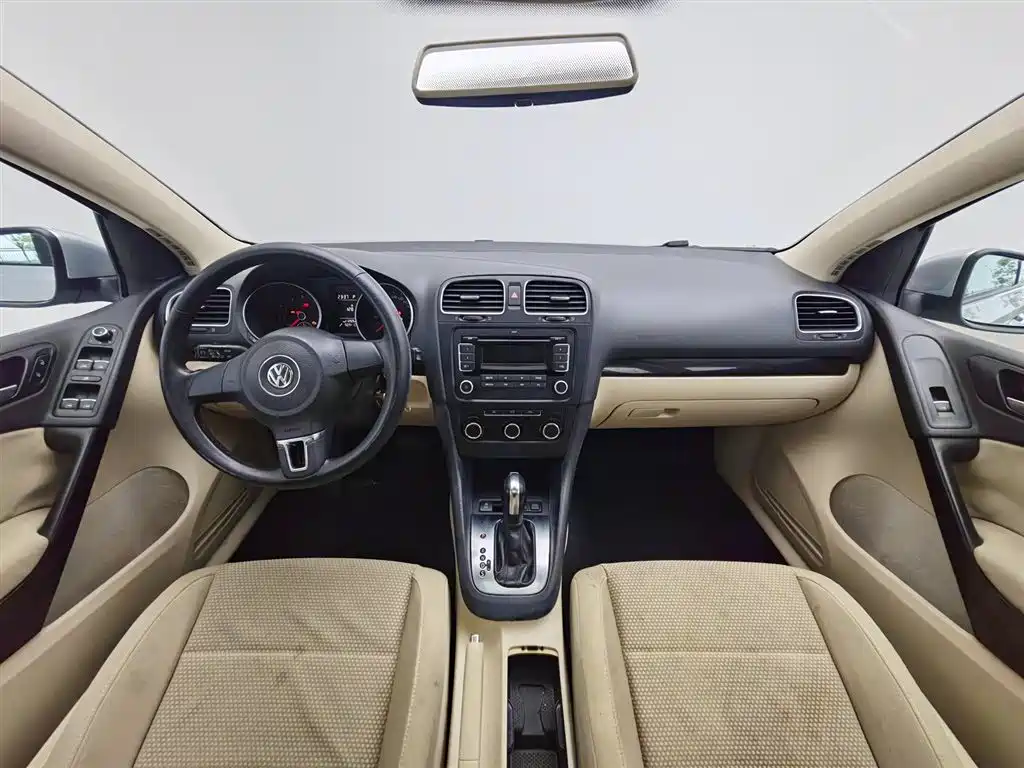 Volkswagen Golf 2012 1.6 Automatic Comfort Type фото 5