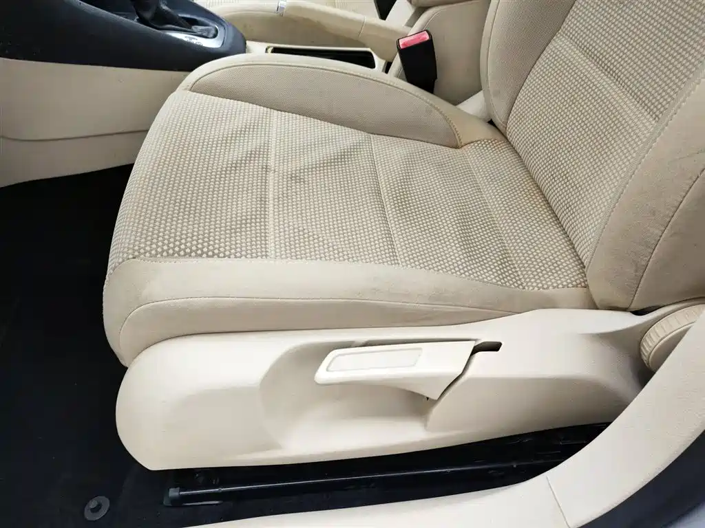 Volkswagen Golf 2012 1.6 Automatic Comfort Type фото 20