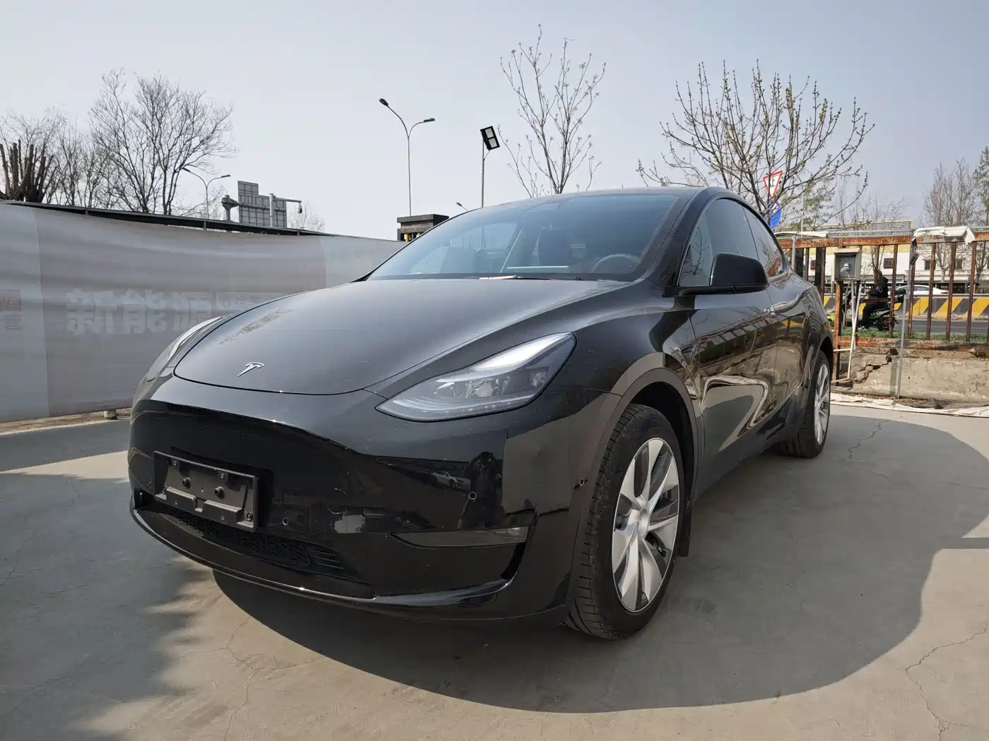 TESLA MODEL Y