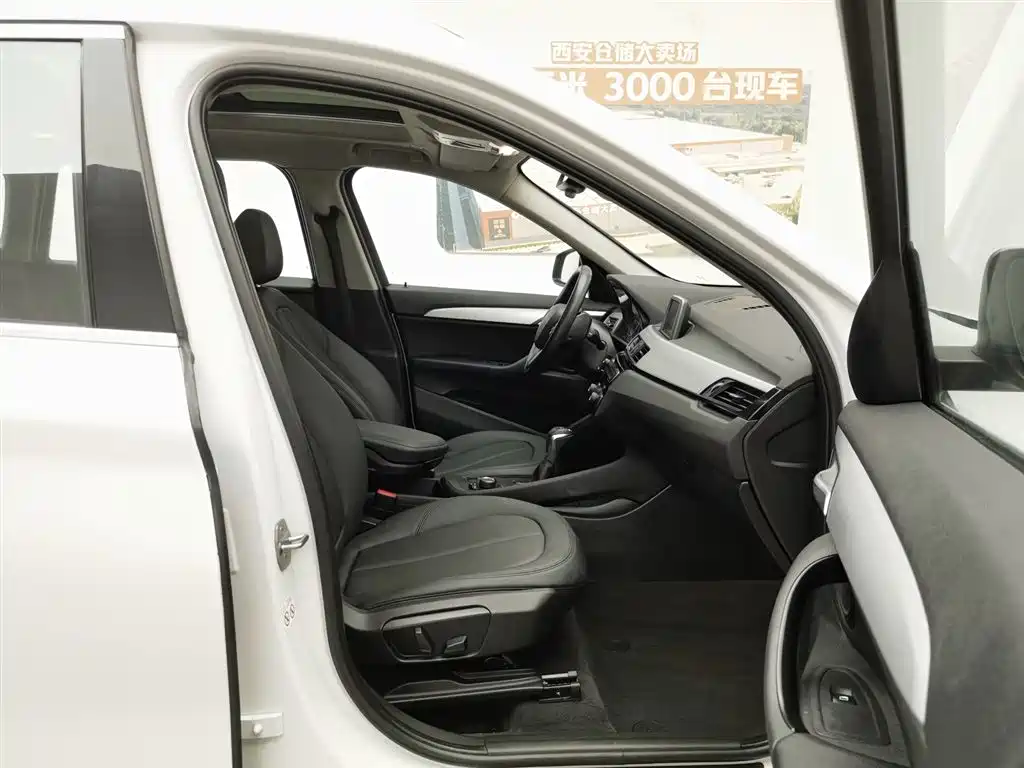 BMW X1 2018 sDrive20Li Leading Model фото 23