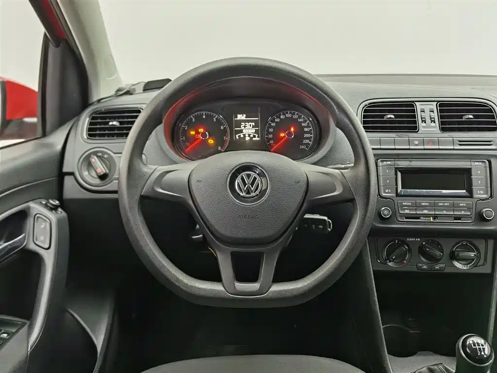 Volkswagen Polo 2016 1.4L Manual Trend фото 11