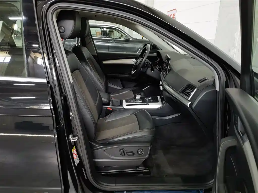 Audi Q5L 2020 Facelift 40 TFSI Honor Progressive фото 23