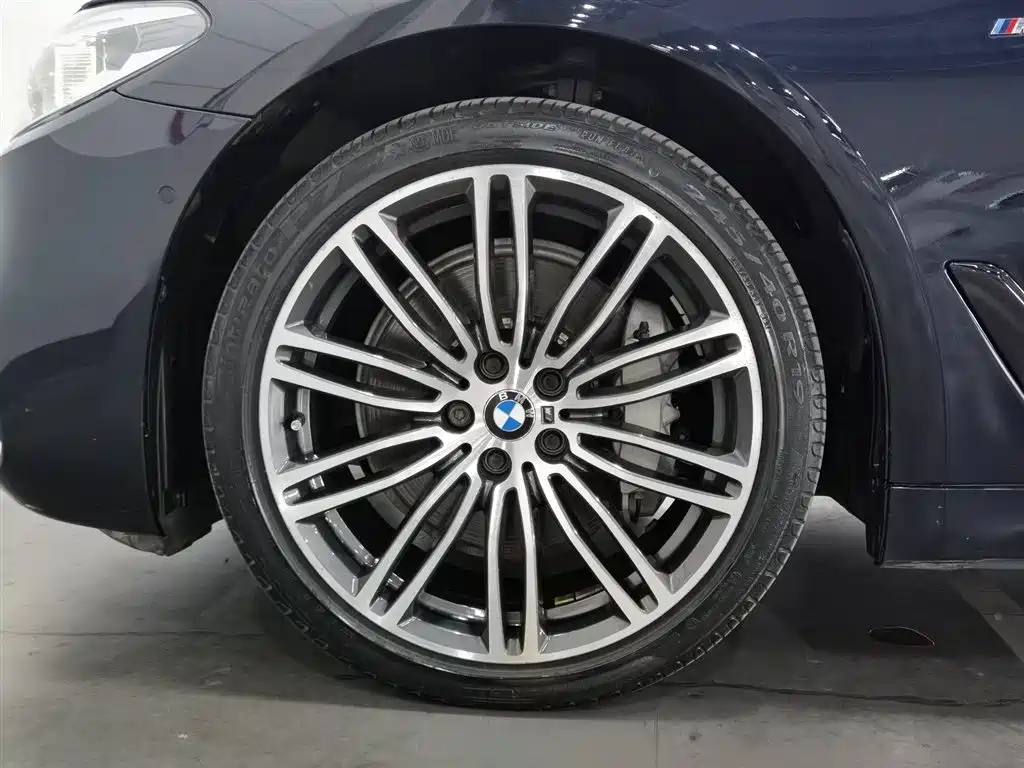 BMW 5 Series 2018 530Li Premium M Sport Package фото 17