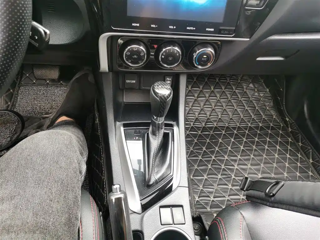 Toyota Levin 2017 Facelift 185T CVT Elite (China V) фото 14