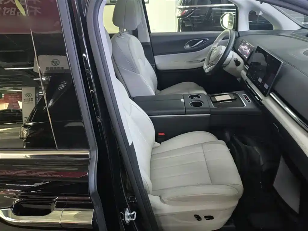 Voyah Auto Voyah Dreamer 2025 Model PHEV 4WD Excellent QianKun Edition фото 25