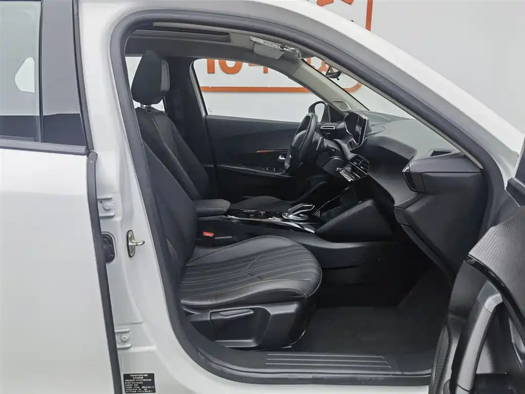 Peugeot 2008 2022 230THP THE ONE фото 23