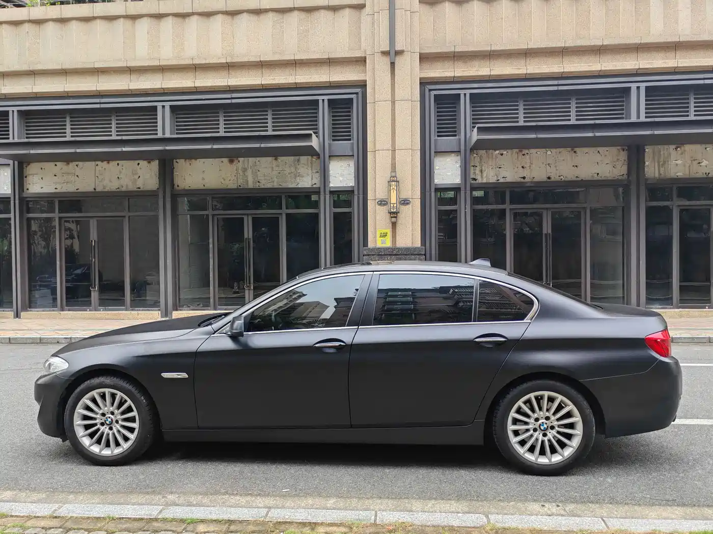 BMW 5 Series 2013 535Li Leadership фото 8