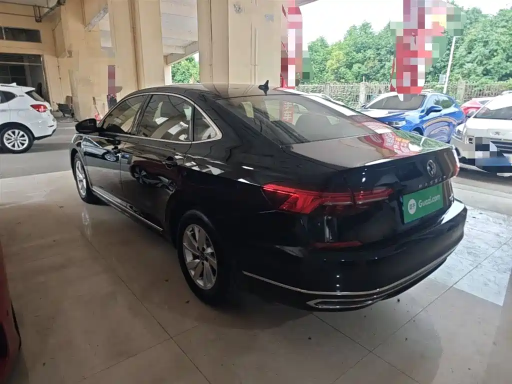 VOLKSWAGEN PASSAT
