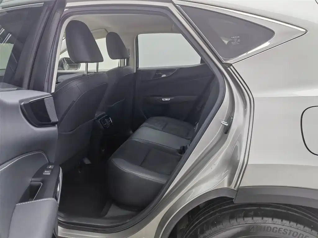 Lexus NX 2022 260 FWD Innovation Edition фото 15