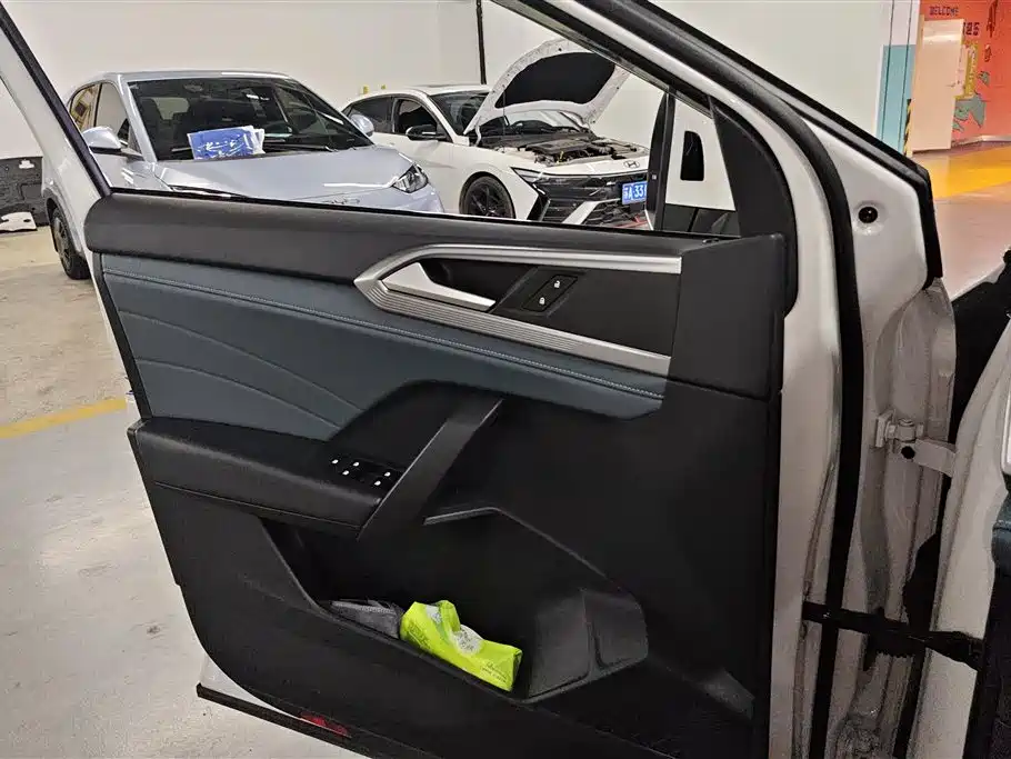 Volkswagen Tharu 2023 300TSI 2WD Bright Moon Edition фото 7