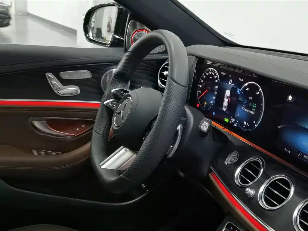 Mercedes-Benz E-Class New Energy 2022 Facelift E 350 e L Plug-in Hybrid Sport Sedan фото 22