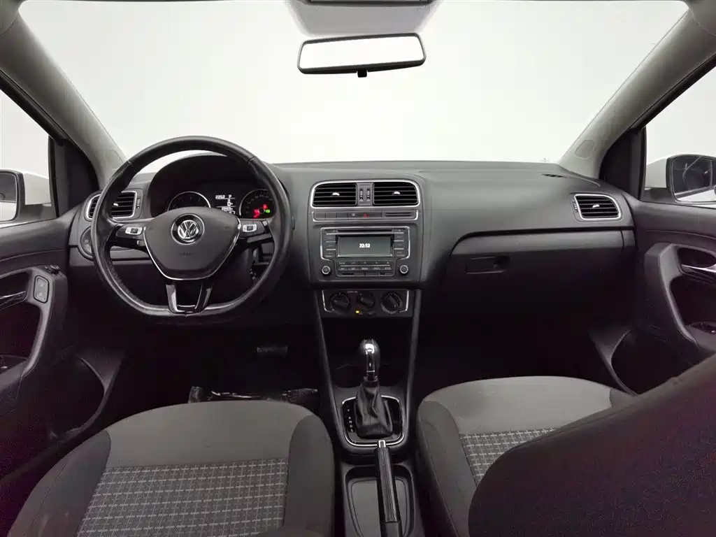 Volkswagen Polo 2016 1.6L Automatic Comfort фото 5