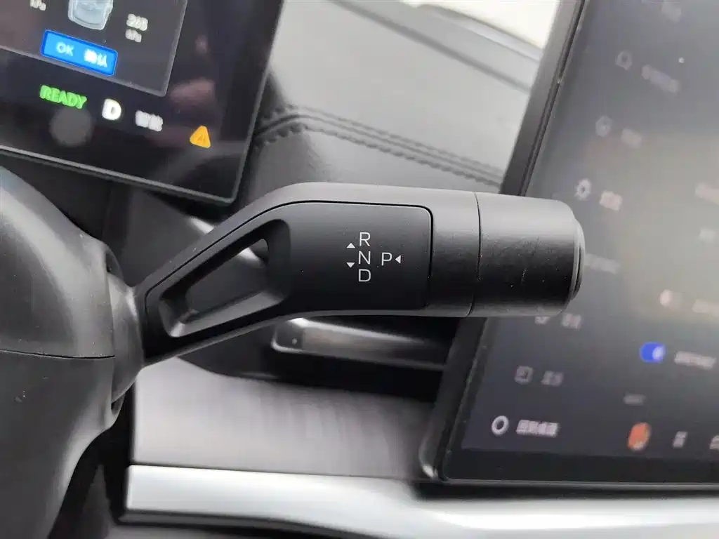Geely Galaxy Galaxy A7 2025 EM-i 150km Premium Edition фото 13