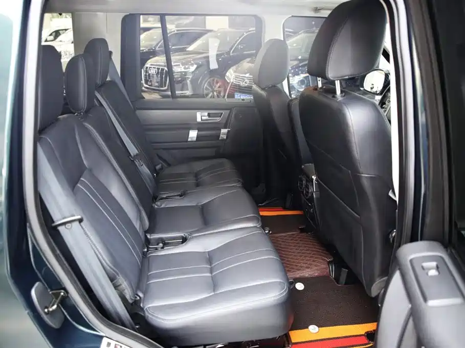 Land Rover Discovery 2015 3.0 SC V6 HSE фото 7