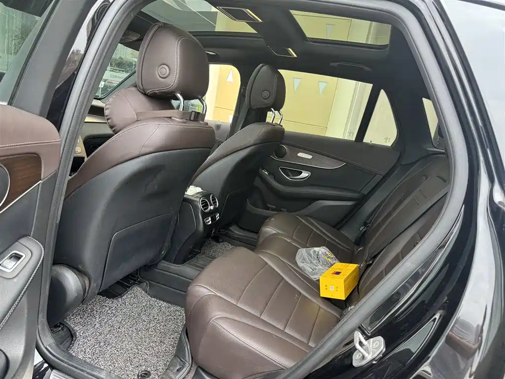 MERCEDES-BENZ GLC