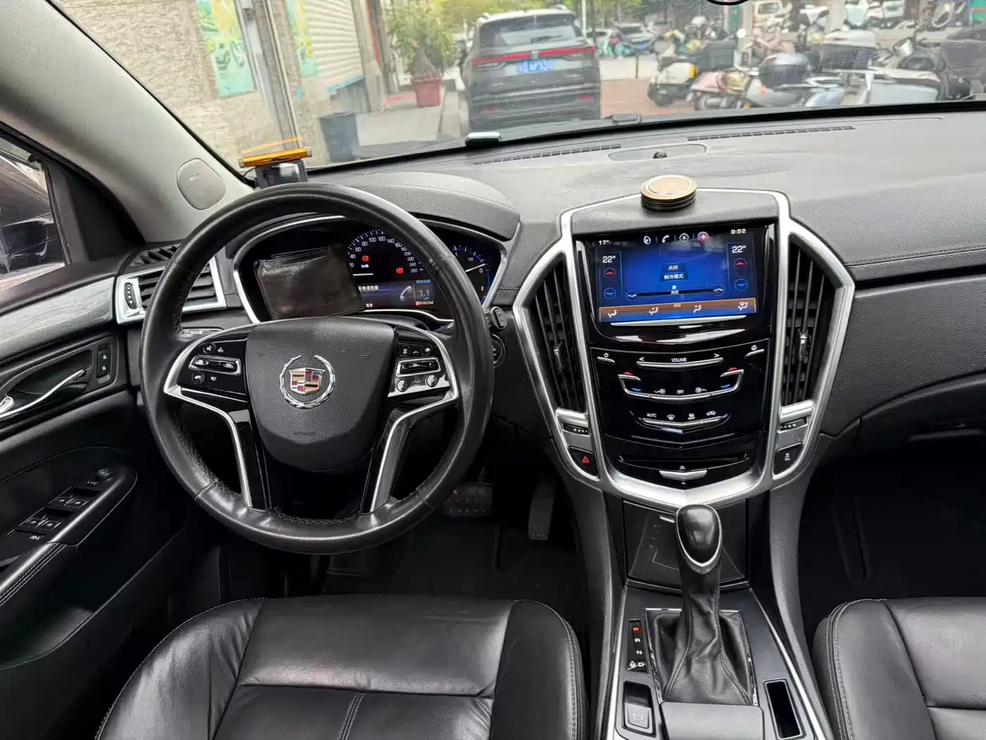 Cadillac SRX 2015 3.0L Comfort фото 4