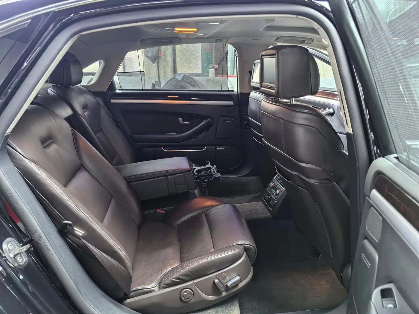 Audi A8 2009 Audi A8L 4.2 FSI quattro Premium фото 13