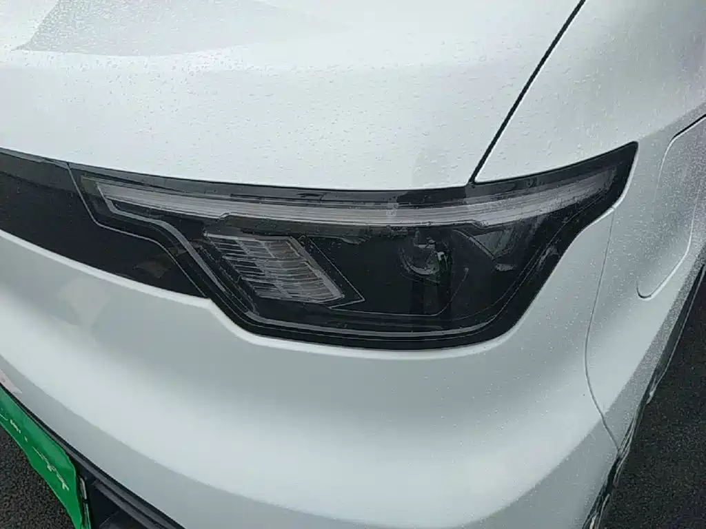 Jiangling E-Fushun 2025 2025 Clear Window Version 53.58kWh Medium Wheelbase Medium Roof