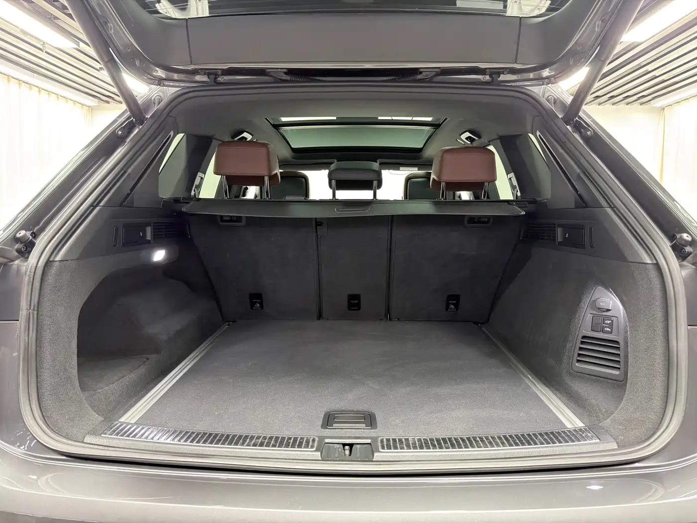 Фото 24 - Volkswagen Touareg