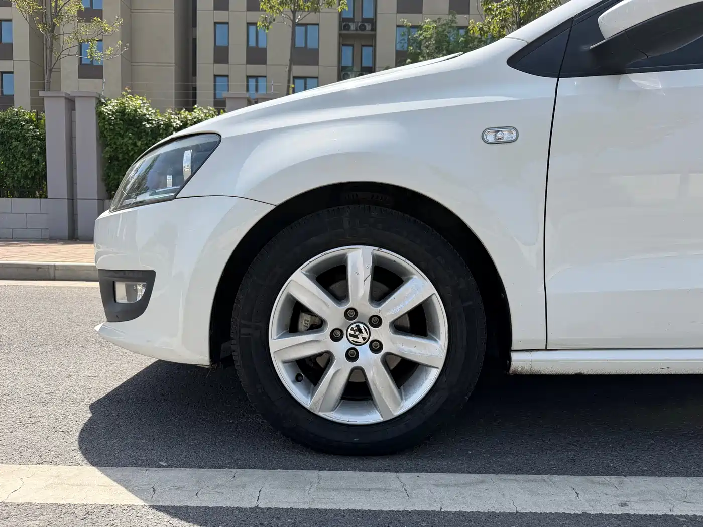 Volkswagen Polo 2013 1.4L Automatic Comfort Edition фото 4