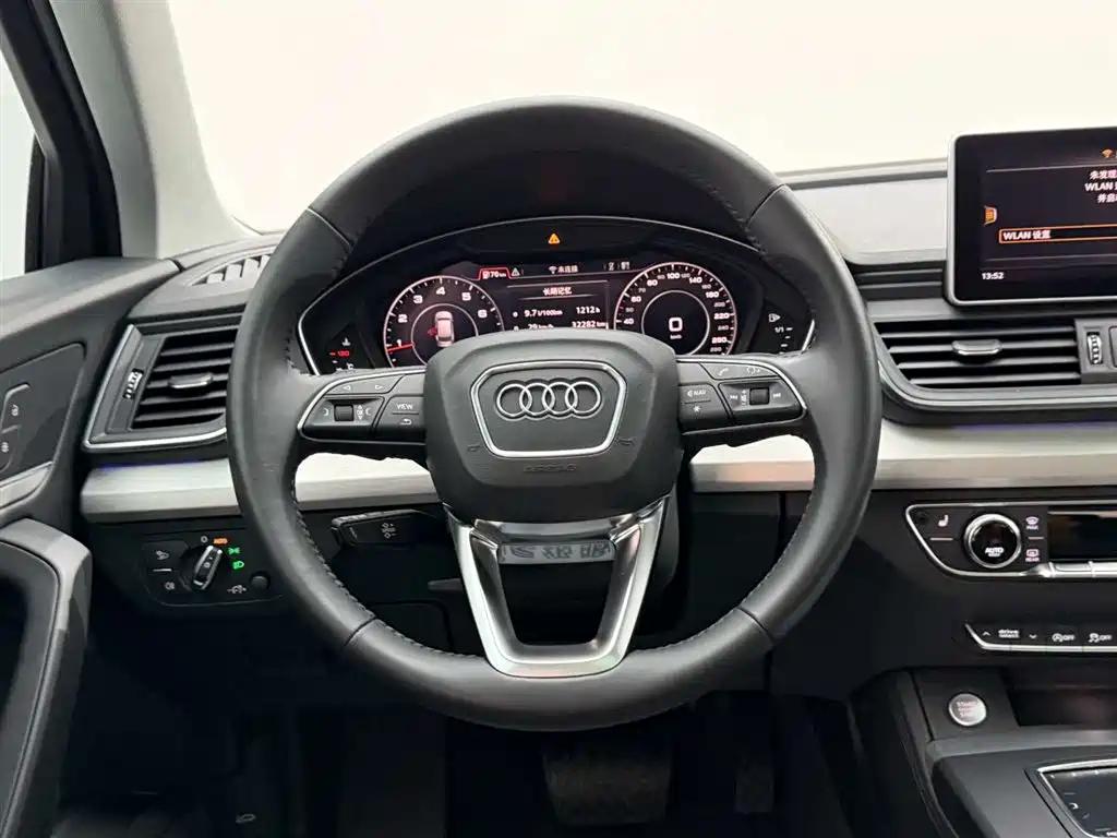 Audi Q5L 2020 Facelift 40 TFSI Honor Fashion фото 26